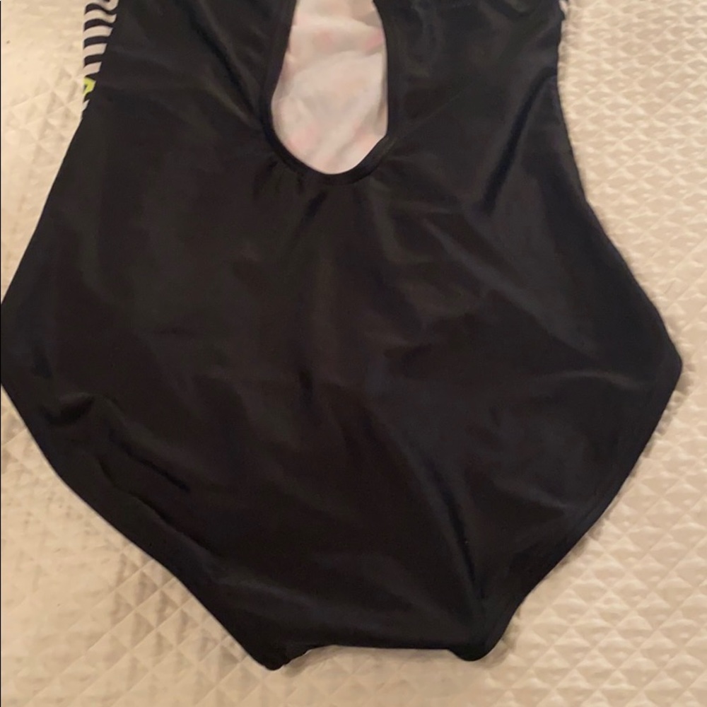 Swimsuit - Picture 5 of 5